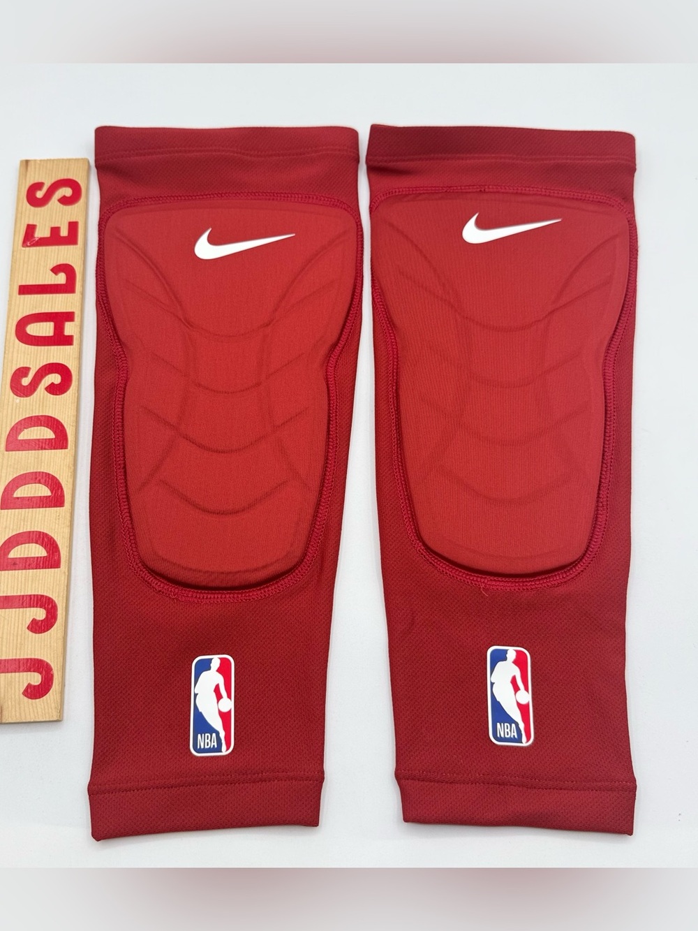 Nike Pro NBA Hyperstrong Padded Knee Sleeves Maroon Cavs Men’s Sz L/XL NEW
New